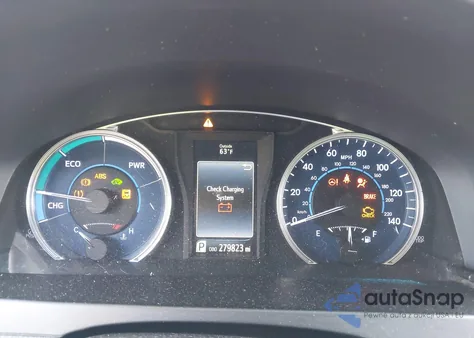 2016 Toyota Camry Hybrid Le z USA, uszkodzony, nr VIN 4T1BD1FK9GU184817